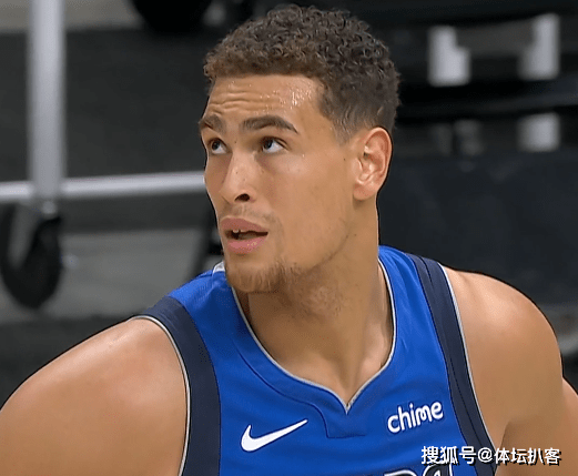 半岛体育APP-包含从科维托娃与60激战独行侠分钟到里程碑夜迈阿密热火队长鼓劲，西亚卡姆在雄鹿比赛中夺冠的词条